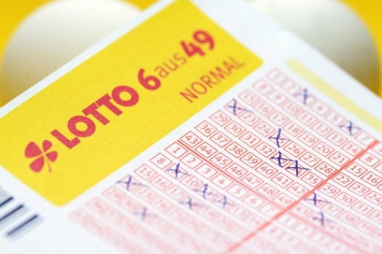 Lotto 6 aus 49 Jackpot Split Between Three Tickets