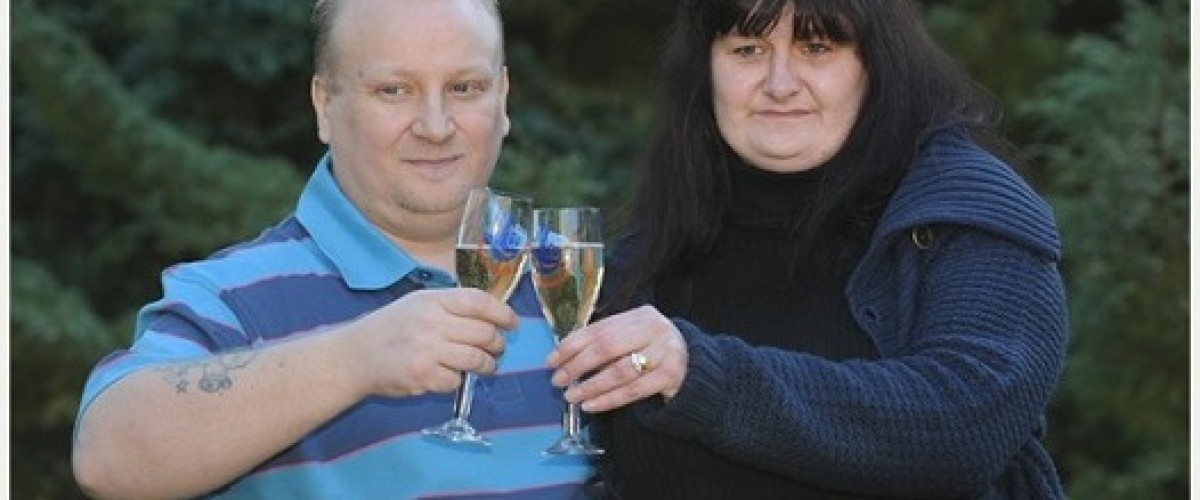 EuroMillions winners from Grimsby invest winnings in local football team