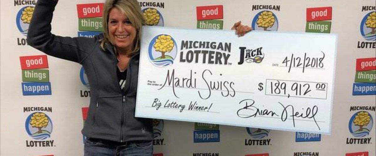 Michigan woman buys drinks for everyone at the bar after discovering $189,000 Club Keno lottery win