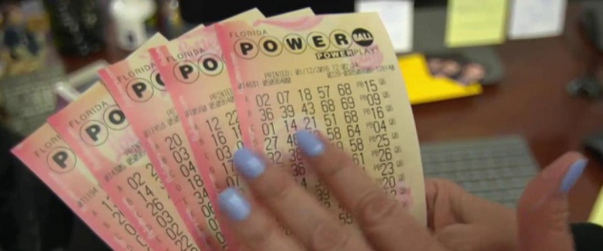 Powerball win has entire store celebrating Maryland man