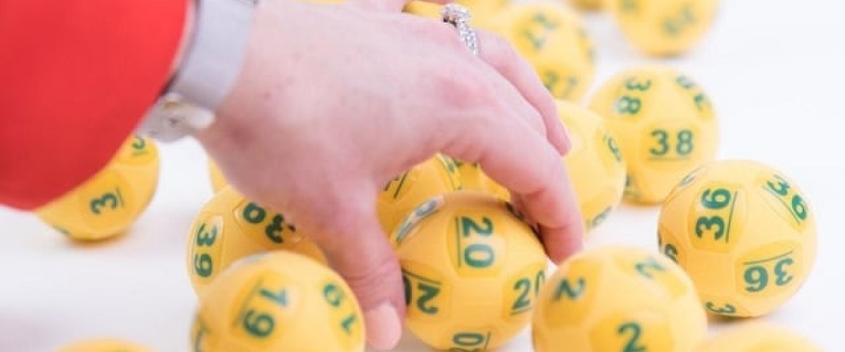 Two friends Win on the Oz Lotto