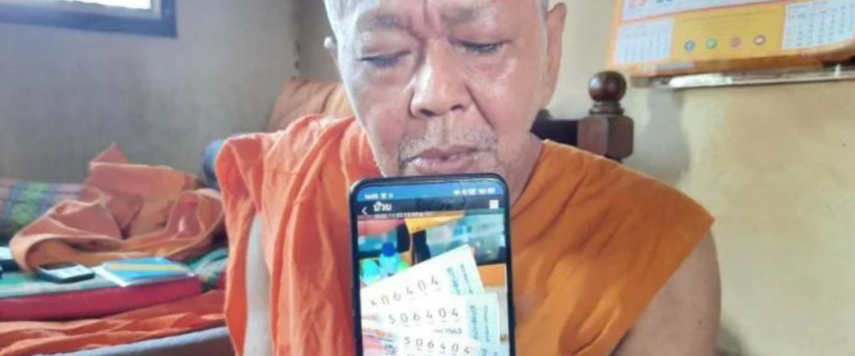 Lottery Winner Donates 1m Baht to Thai Temple