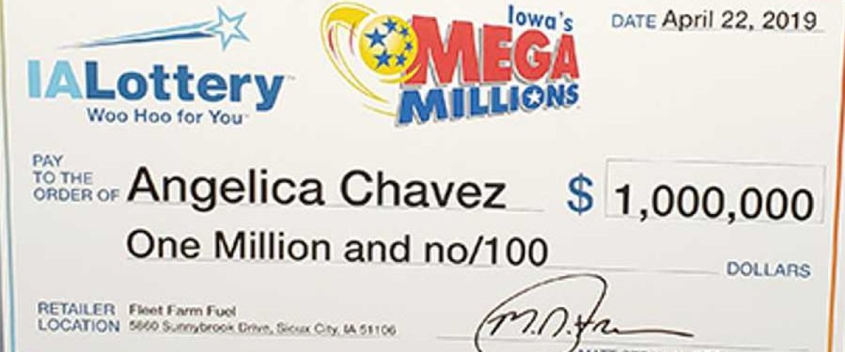 Iowa Lottery winner had winning numbers in purse for years