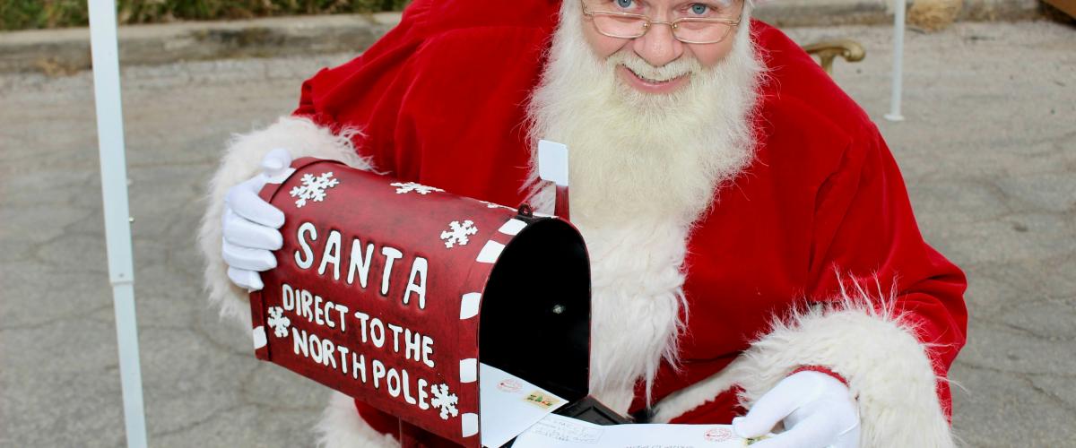 Illinois Man Embodies Holiday Spirit, Shares $1 Million Lottery Win With Mother